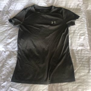 Women’s Under Armour HeatGear loose fit shirt
